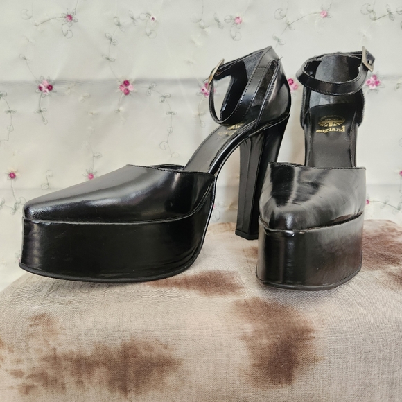 Vintage Platform Mary Jane Pumps - Picture 9 of 15